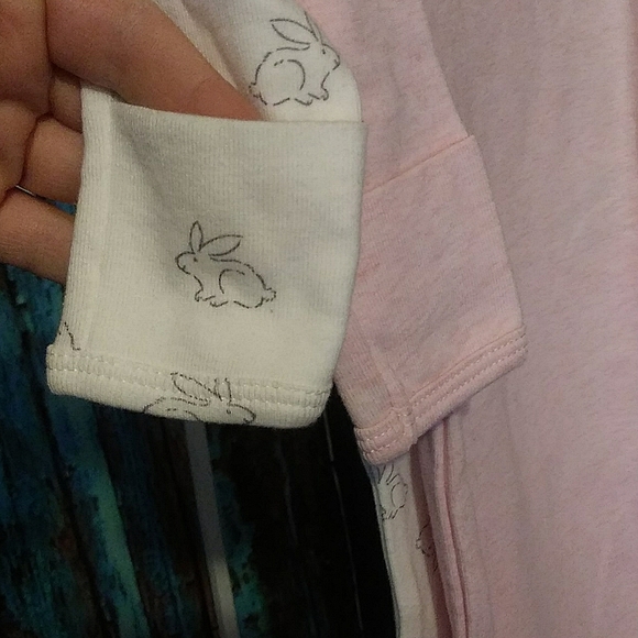 Infant girls layette set (2) - Picture 3 of 4